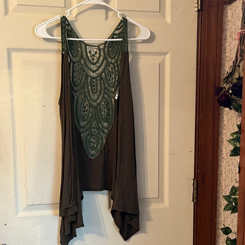 Charlotte Russe Green and Brown Lace Open Top